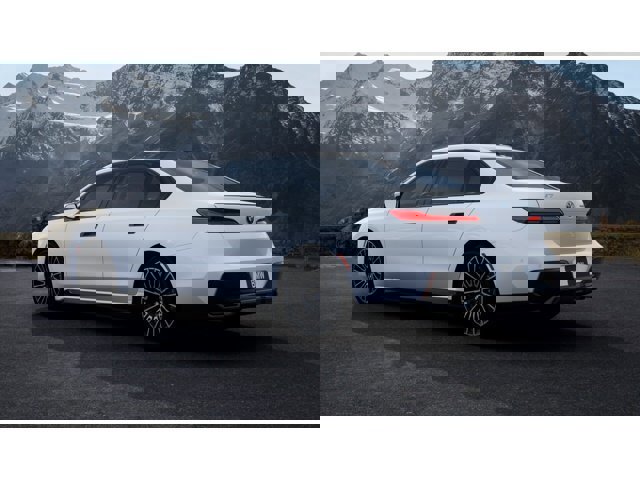 New 2026 BMW i7 eDrive50 w/ M Sport Package RWD image 2