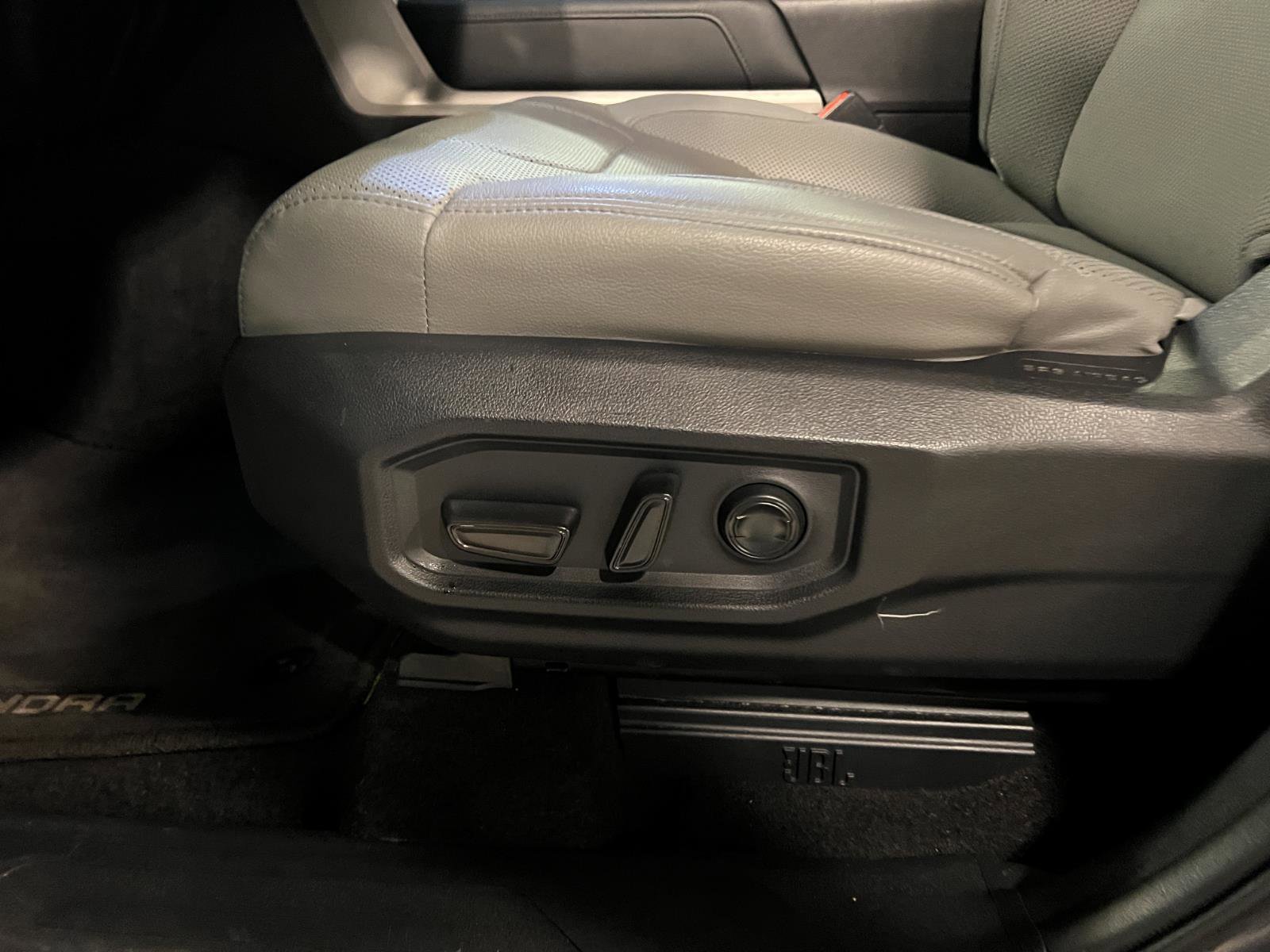 Used 2022 Toyota Tundra Limited image 26