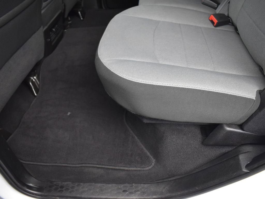 Used 2022 RAM 1500 Classic SLT image 32