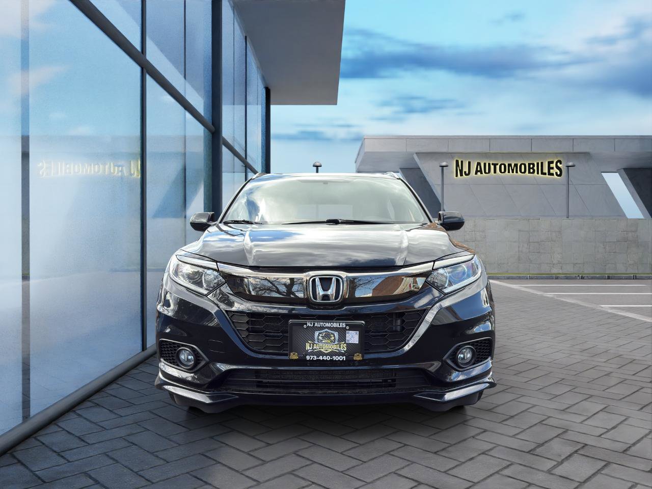 Used 2021 Honda HR-V Sport image 2