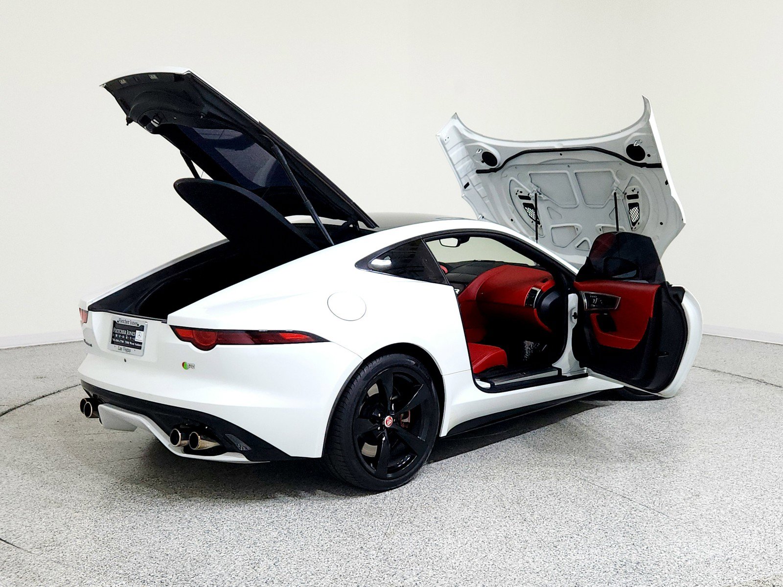 Used 2018 Jaguar F-TYPE R image 12