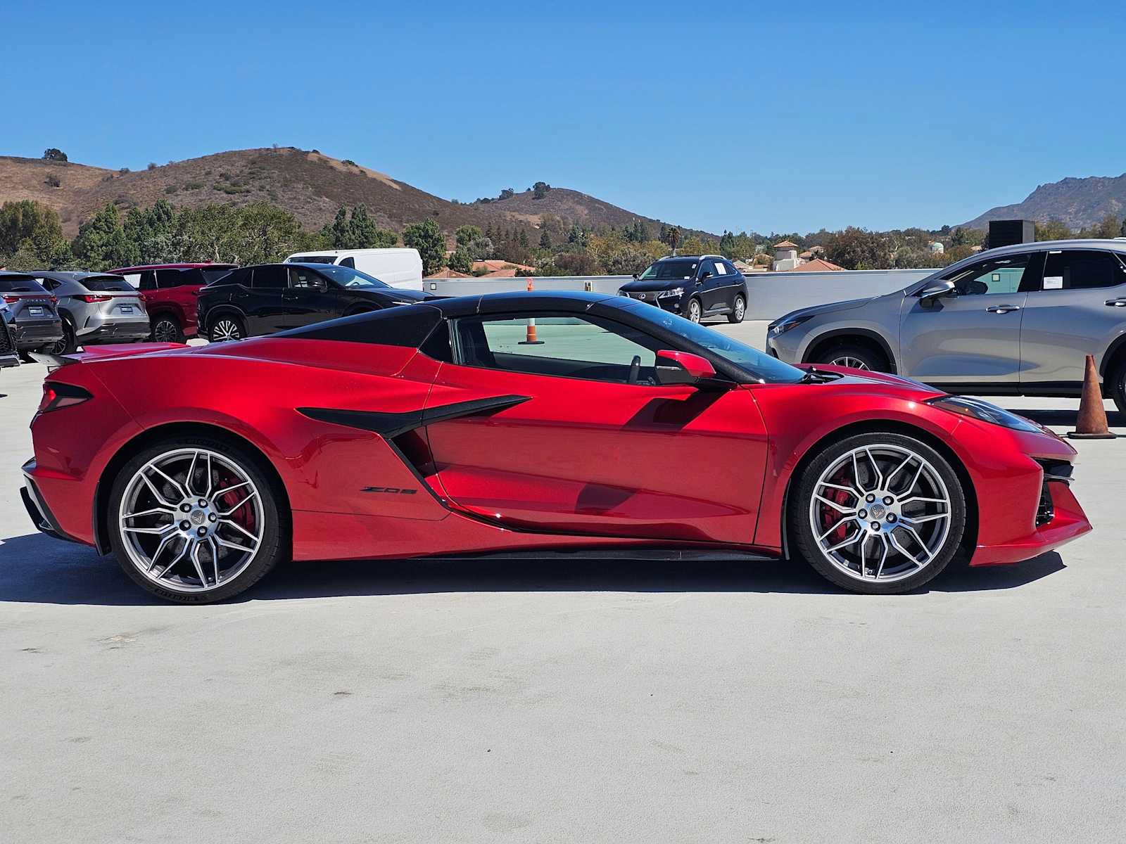 Used 2023 Chevrolet Corvette Z06 RWD image 2