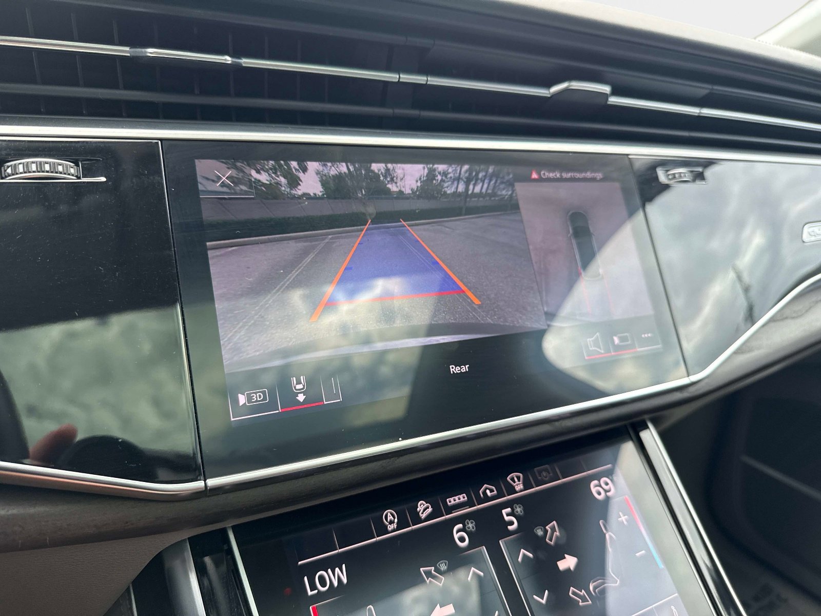 Used 2022 Audi Q7 3.0T Prestige image 27