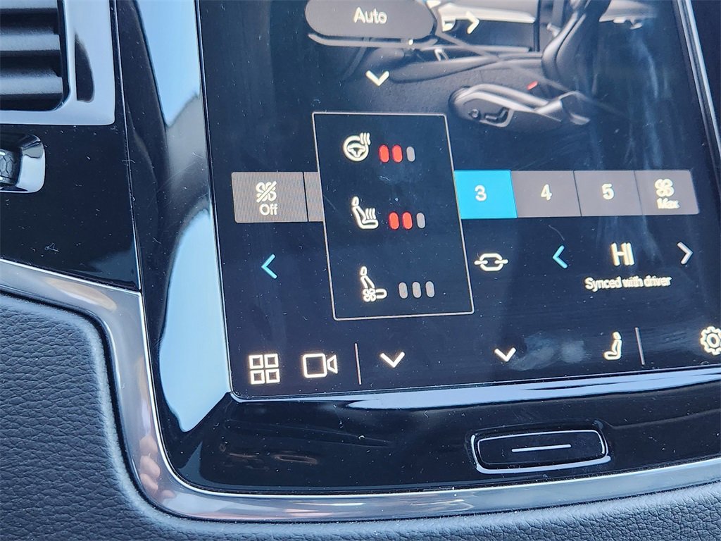 Used 2025 Volvo XC90 T8 Ultra w/ Protection Package Premier image 16