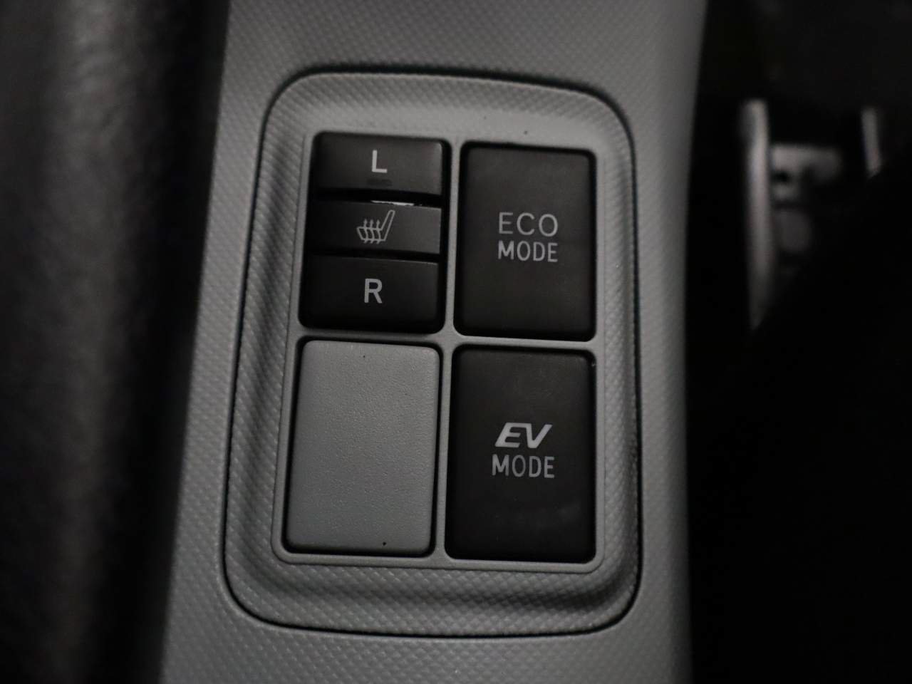 Used 2012 Toyota Prius C Four FWD image 12