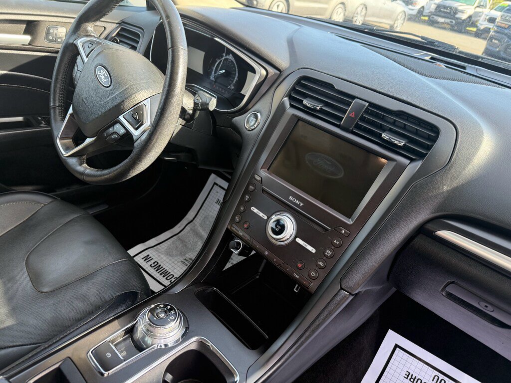 Used 2018 Ford Fusion Titanium image 23