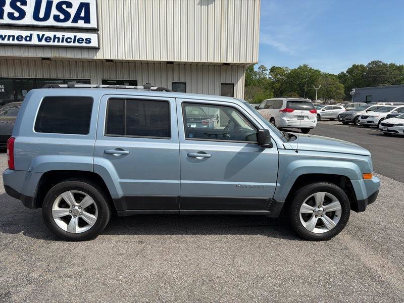 Used 2013 Jeep Patriot Limited w/ Sun/Sound Group FWD image 11