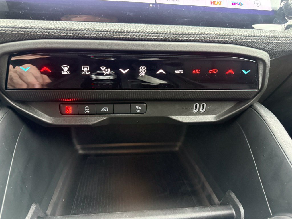 New 2026 Jeep Cherokee Laredo AWD/4WD image 25