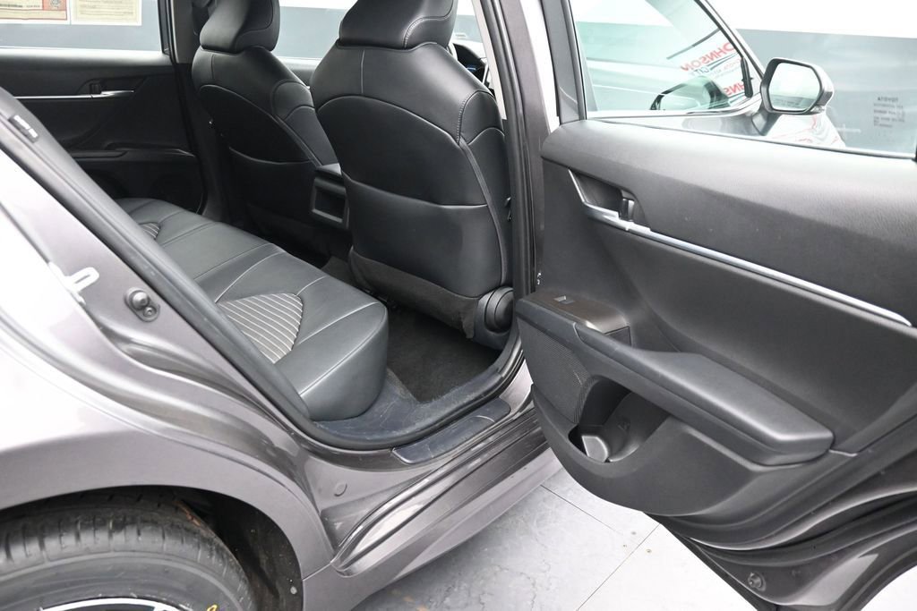 Used 2023 Toyota Camry SE FWD image 11