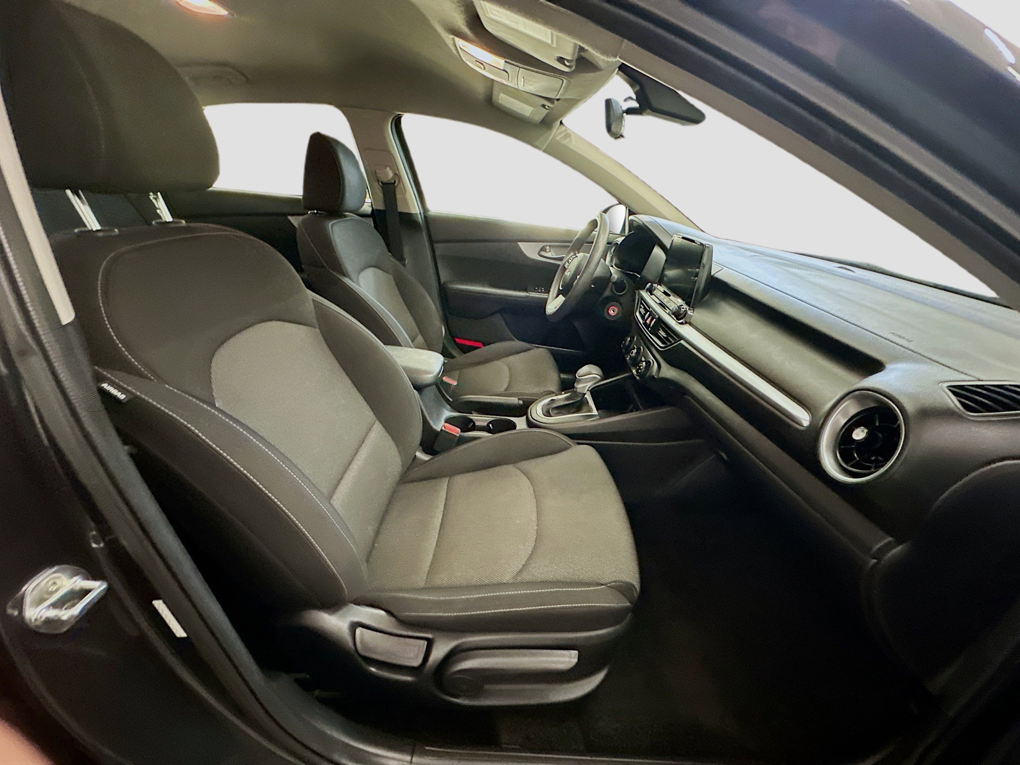 Used 2022 Kia Forte LXS image 31