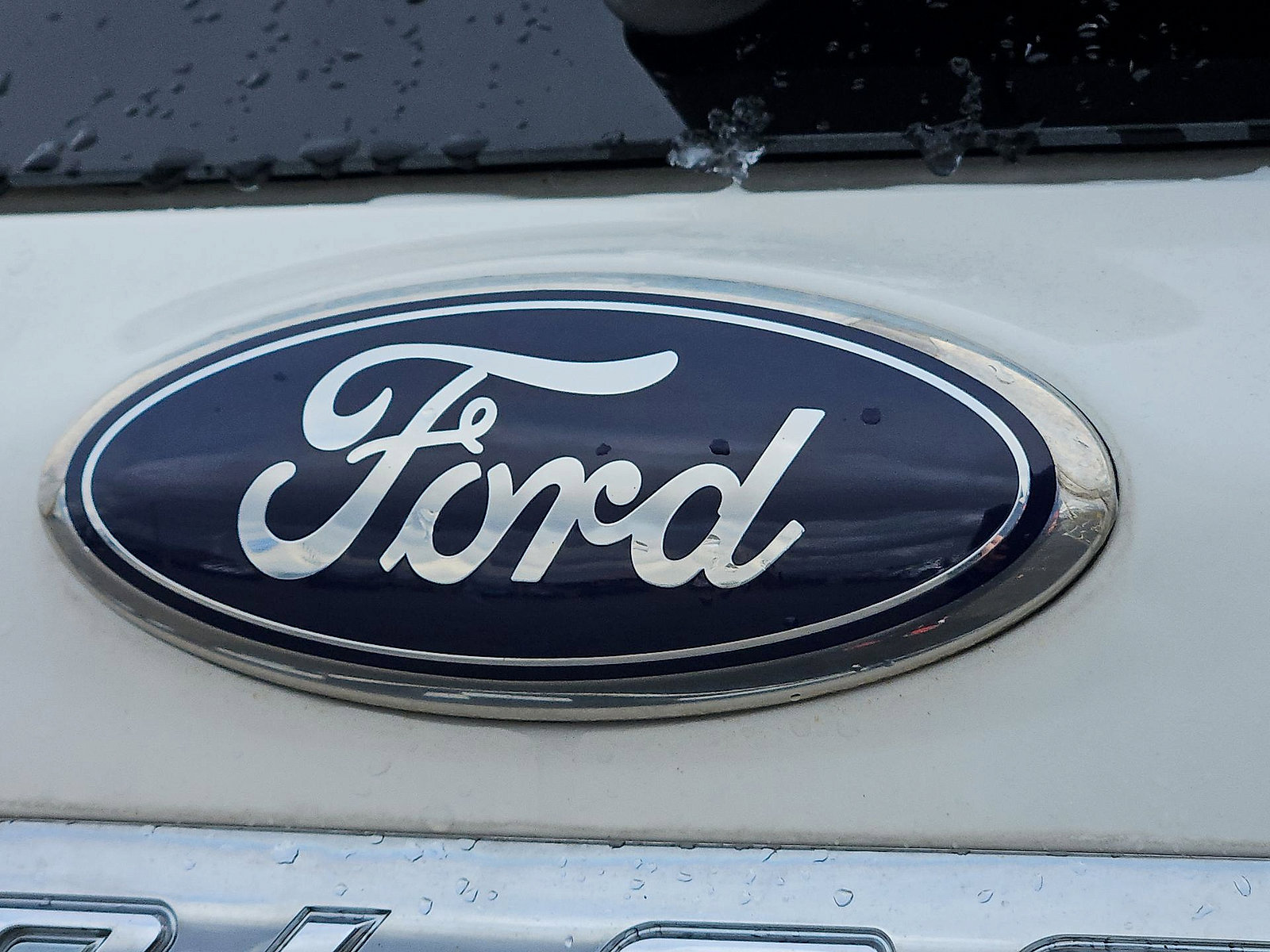 Used 2011 Ford Explorer XLT w/ 201A Rapid Spec Order Code image 24