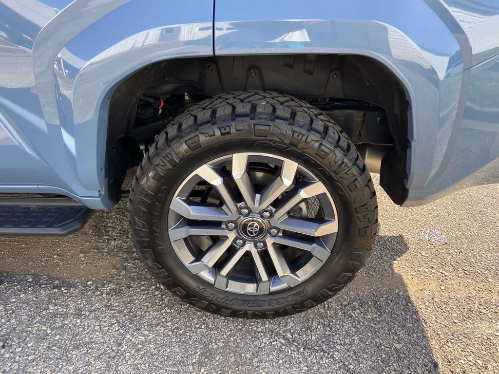 Used 2026 Toyota 4Runner Limited AWD/4WD image 8
