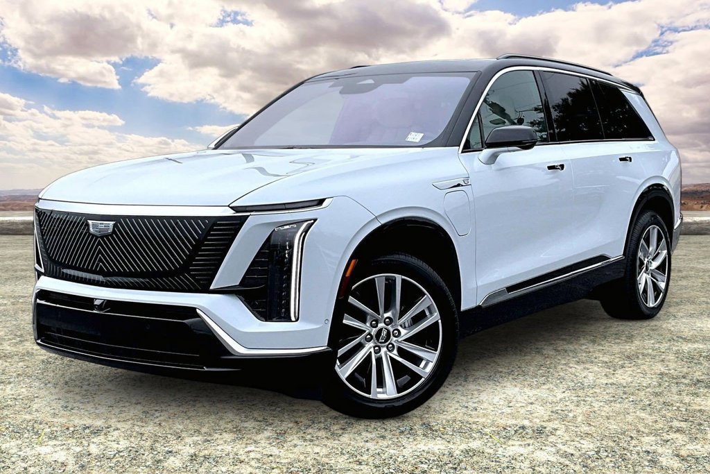 Used 2027 Cadillac Vistiq Luxury w/ LPO, Floor Liner Package AWD/4WD image 3
