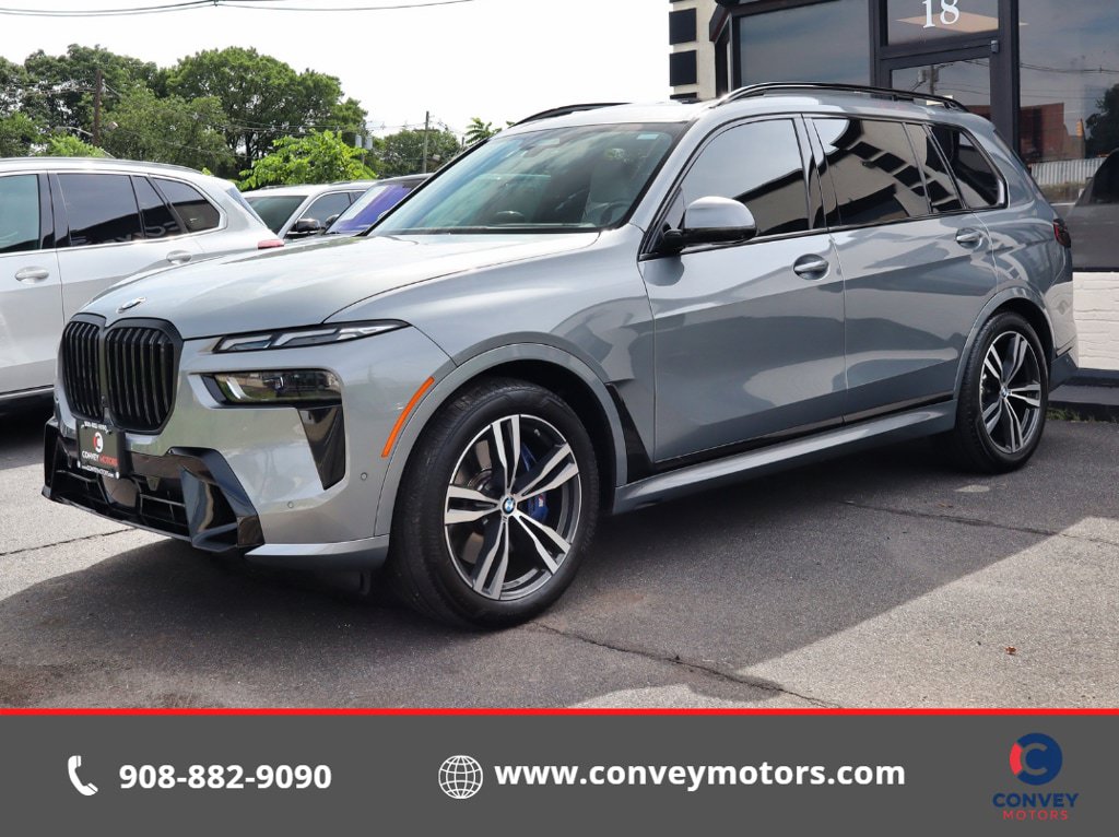 Used 2025 BMW X7 xDrive40i w/ M Sport Package AWD/4WD image 1