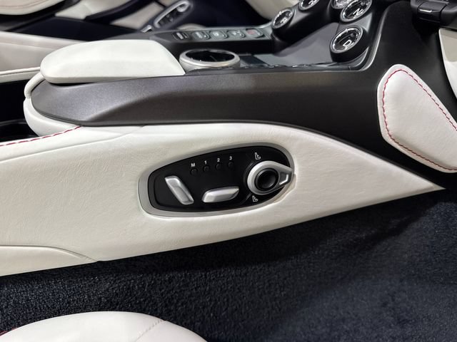 Used 2023 Aston Martin V8 Vantage Roadster RWD image 14