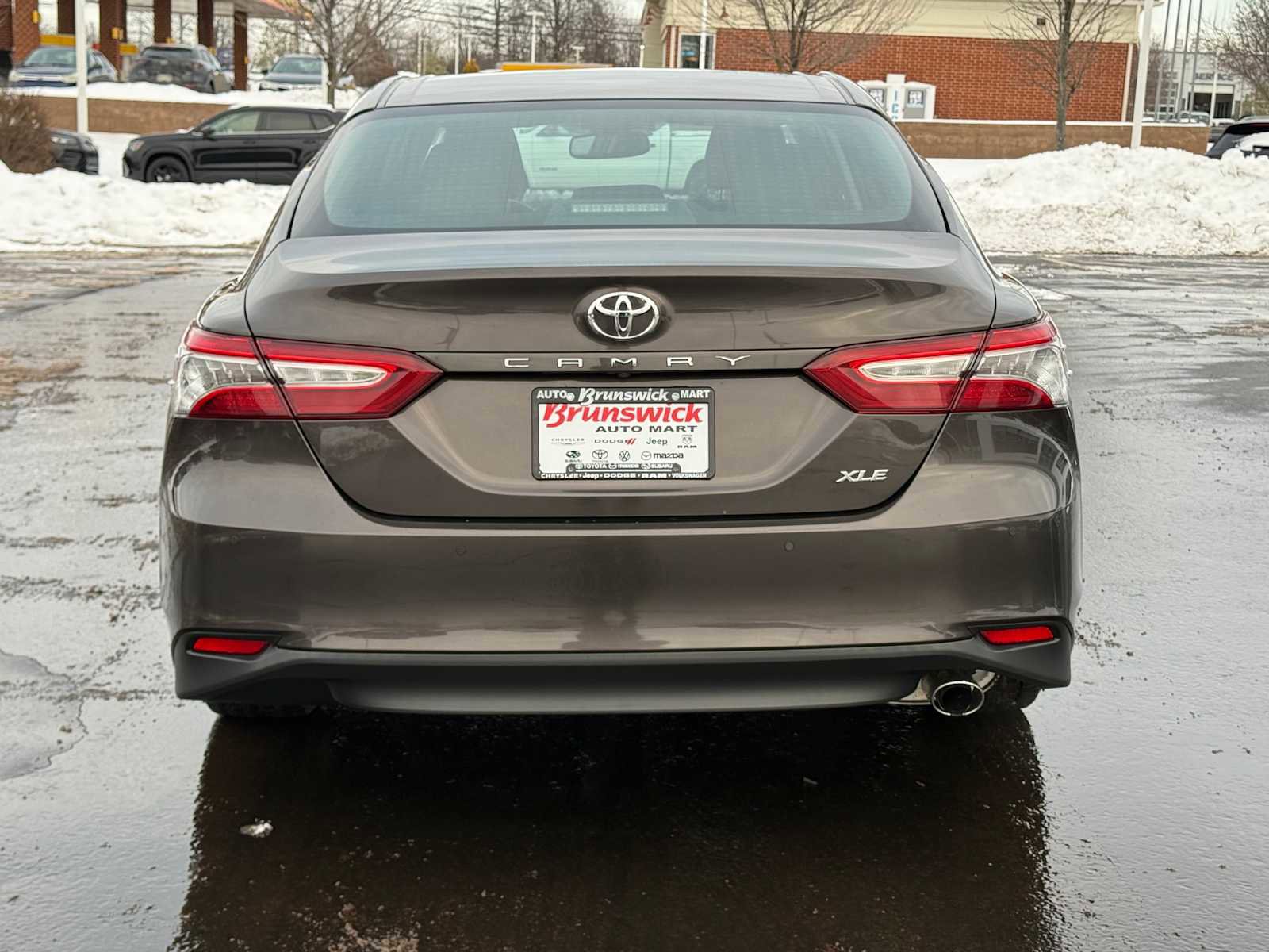 Used 2018 Toyota Camry XLE image 5