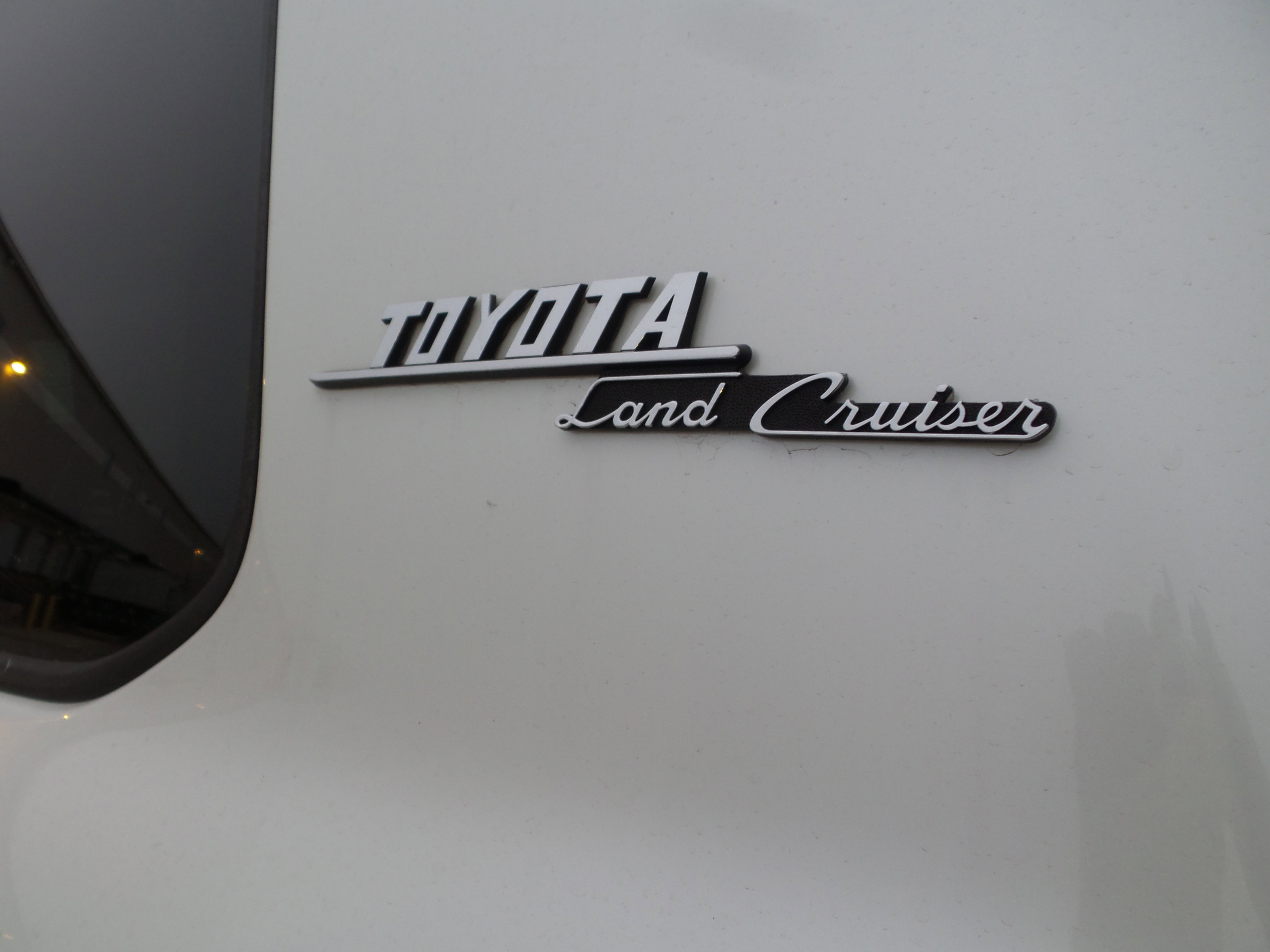 Used 2013 Toyota Land Cruiser image 31