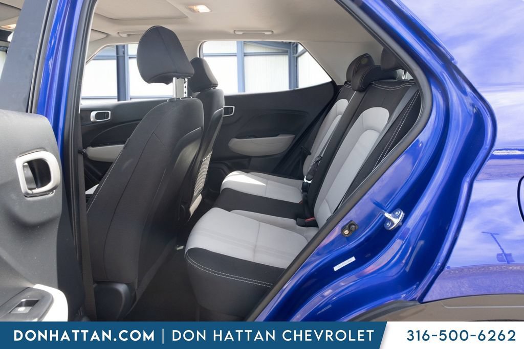 Used 2025 Hyundai Venue SEL FWD image 19