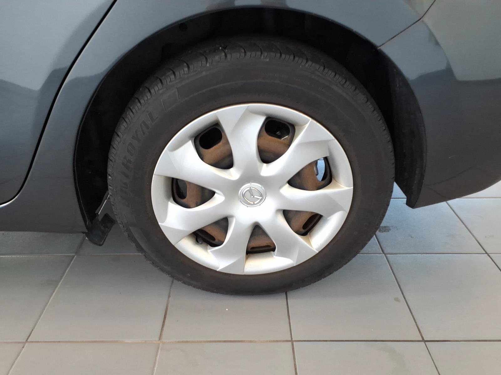 Used 2016 MAZDA MAZDA3 i Sport FWD image 16