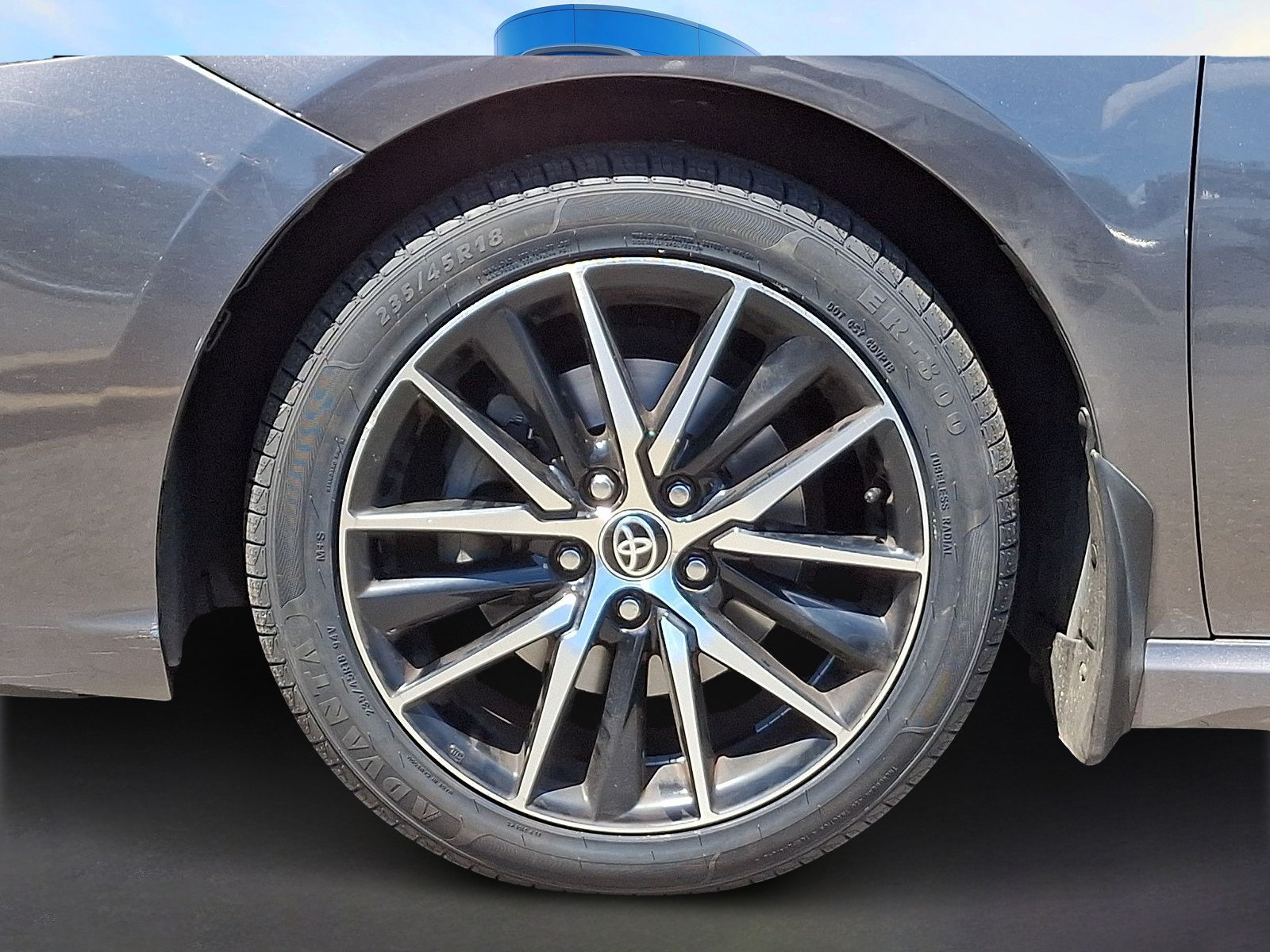Used 2021 Toyota Camry SE FWD image 5