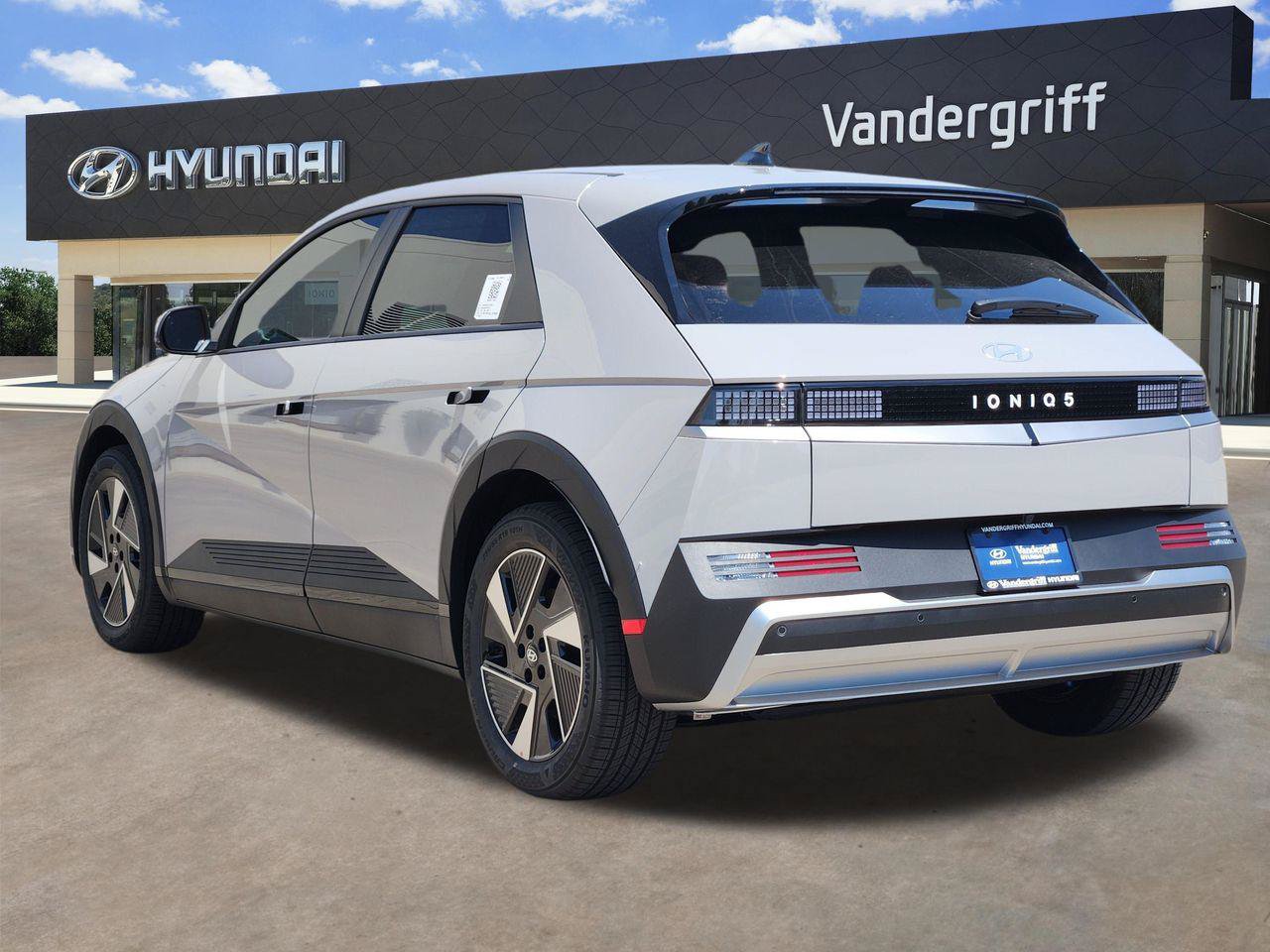 New 2027 Hyundai Ioniq 5 SE RWD image 3