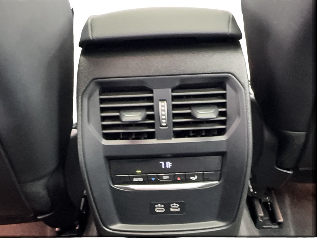 Used 2024 BMW 330i Sedan RWD image 43