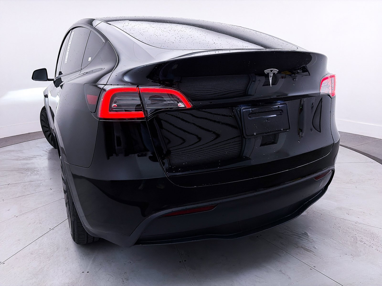 Used 2025 Tesla Model Y Long Range image 4