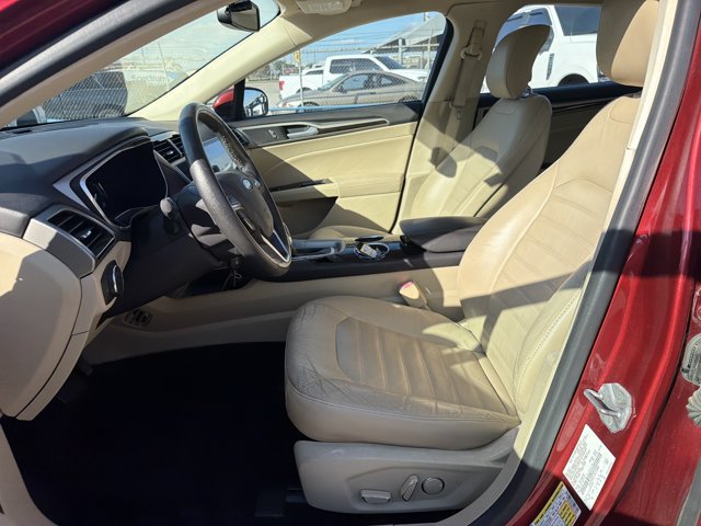 Used 2014 Ford Fusion SE w/ Equipment Group 202A FWD image 10