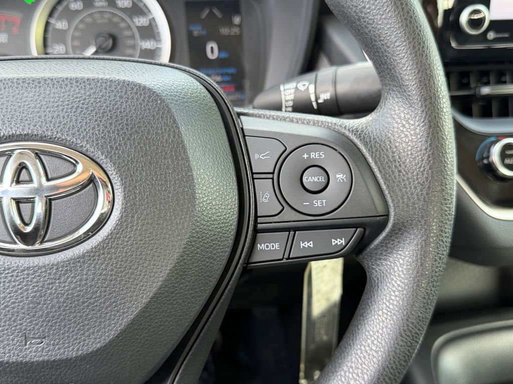 Used 2022 Toyota Corolla LE image 18