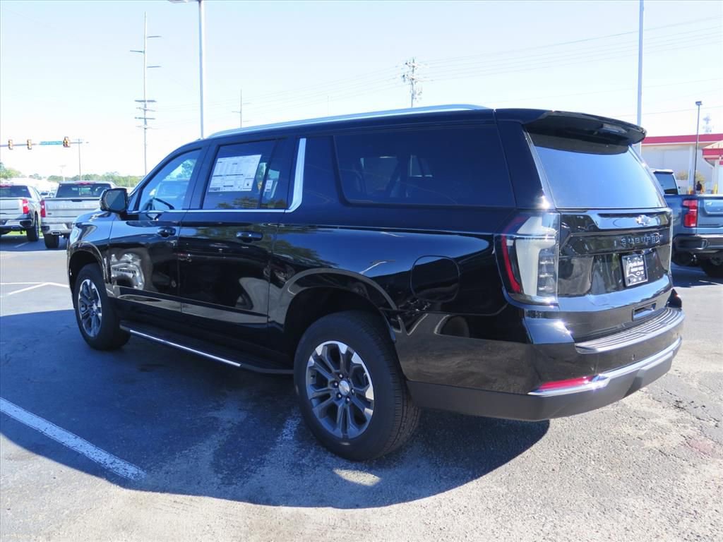 New 2026 Chevrolet Suburban LT w/ Comfort Package image 6
