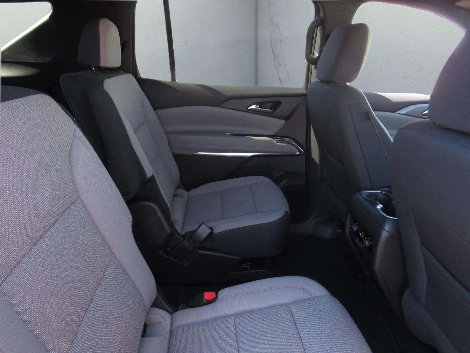 Used 2026 Chevrolet Traverse LT w/ Driver Confidence Package AWD/4WD image 11