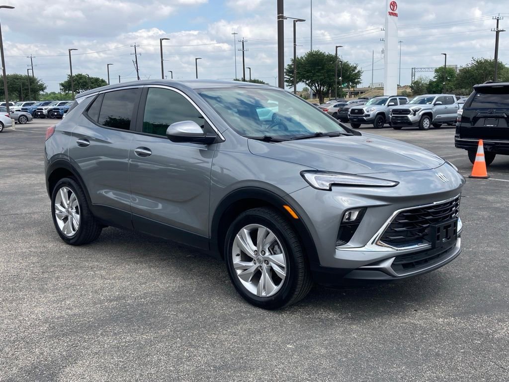 Used 2025 Buick Encore GX Preferred image 3