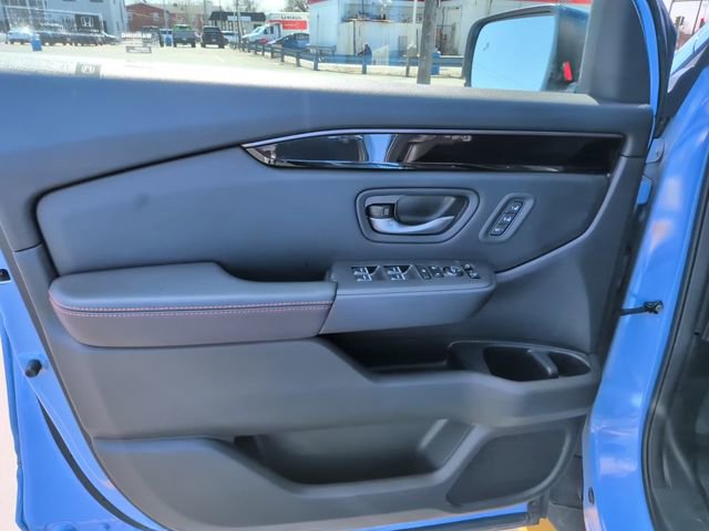 Used 2025 Honda Pilot TrailSport image 19