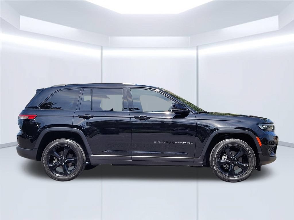 Used 2023 Jeep Grand Cherokee Altitude AWD/4WD video 4