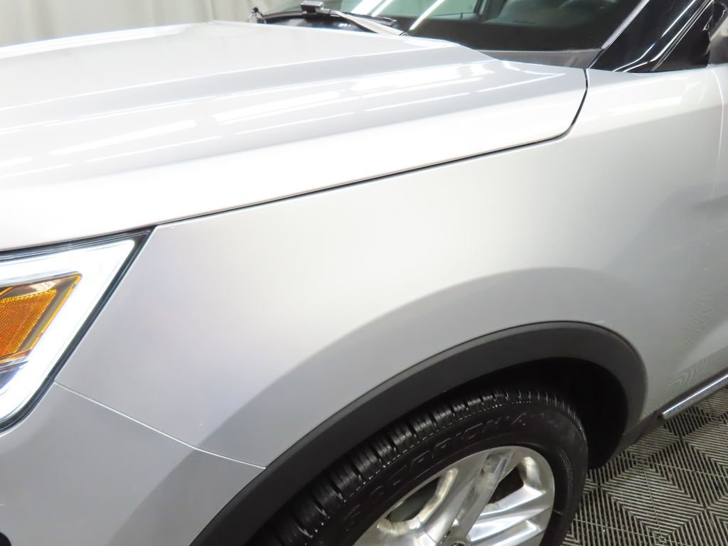 Used 2016 Ford Explorer XLT w/ Equipment Group 202A AWD/4WD image 43