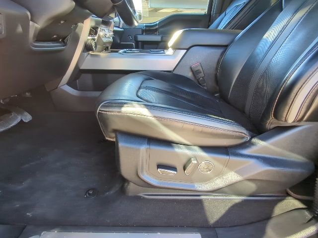 Used 2020 Ford F350 Platinum w/ Tremor Off-Road Package AWD/4WD image 19