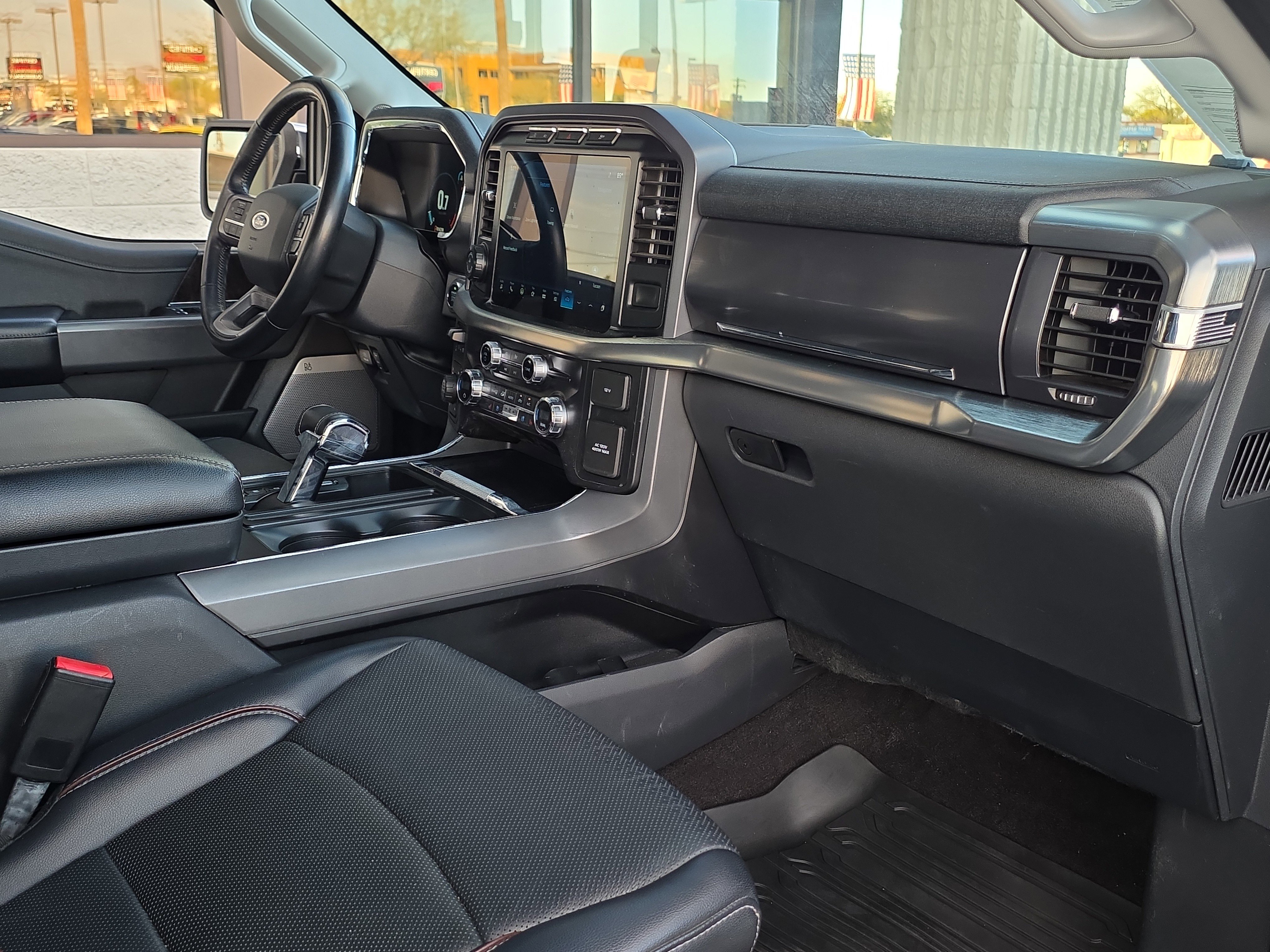 Used 2021 Ford F150 Lariat image 39