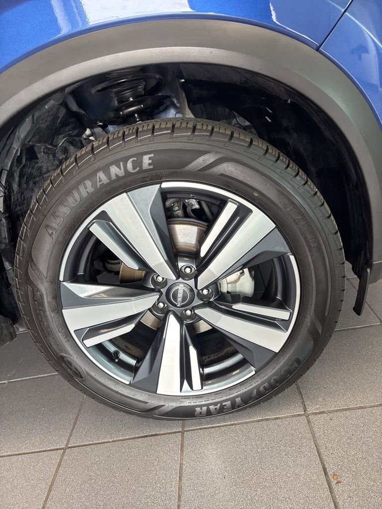 Used 2023 Nissan Rogue SL AWD/4WD image 11