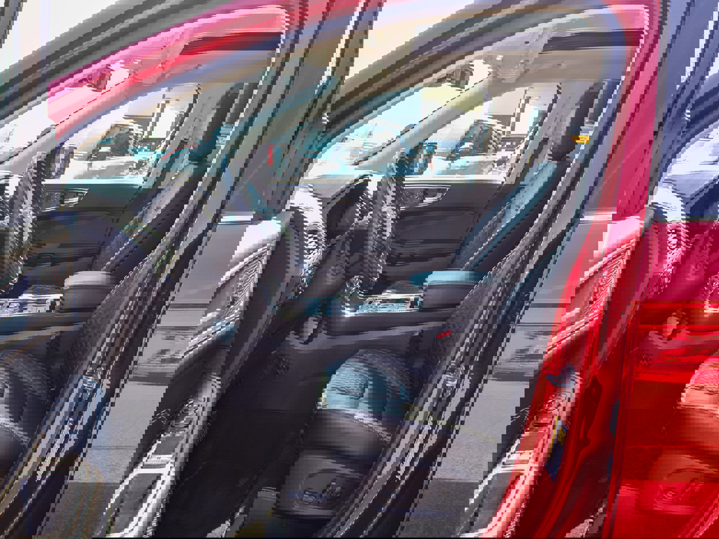 Used 2024 Ford Edge Titanium w/ Equipment Group 301A image 12