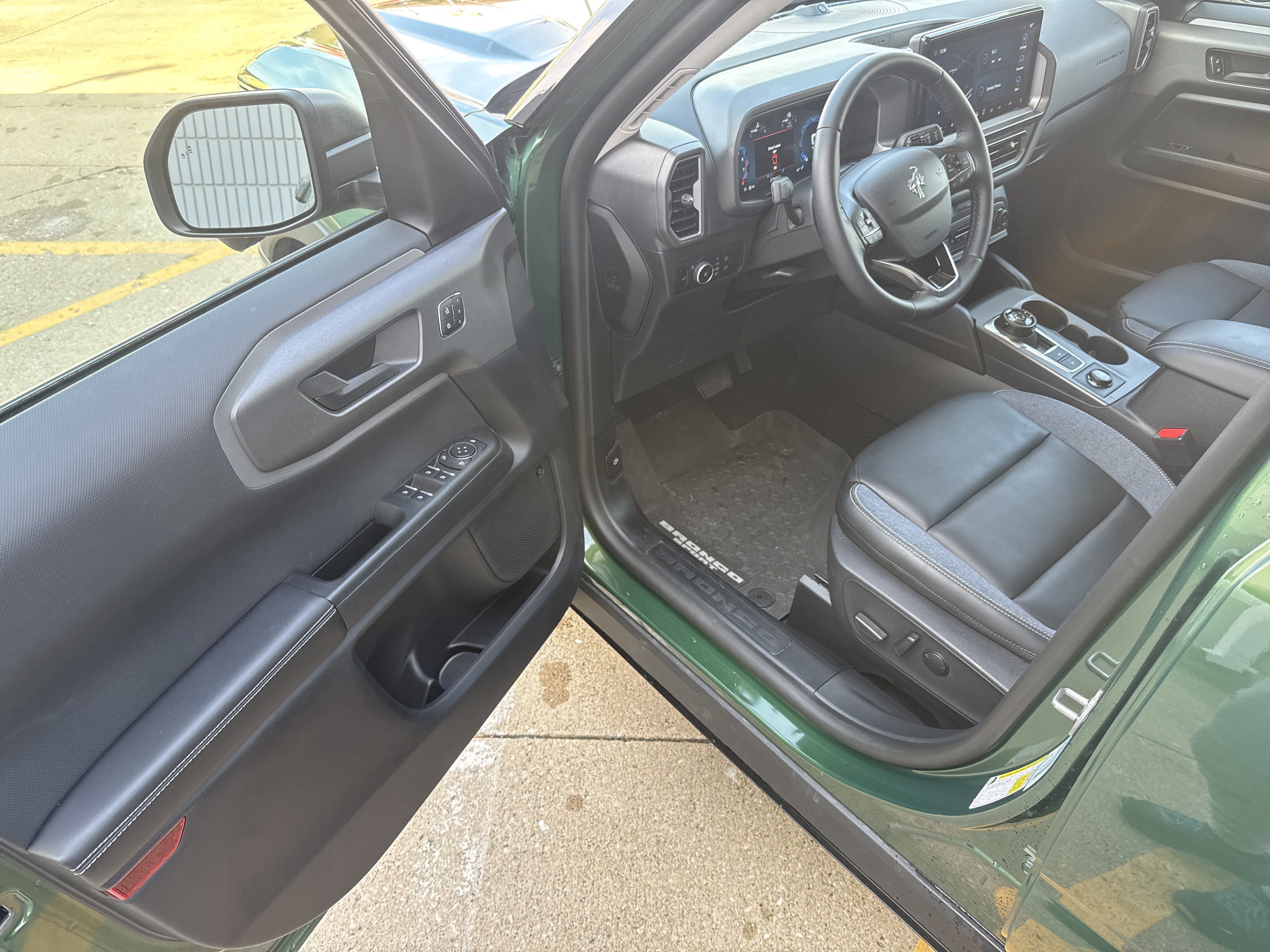 Used 2025 Ford Bronco Sport Outer Banks w/ Outer Banks Tech Package+ AWD/4WD image 10