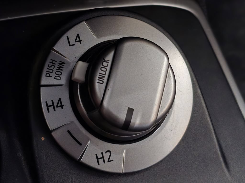 Used 2022 Toyota 4Runner SR5 AWD/4WD image 9