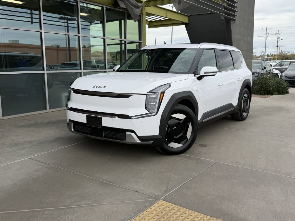 Used 2026 Kia EV9 Wind image 2