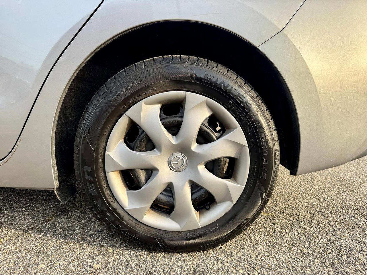 Used 2015 MAZDA MAZDA3 i SV image 10