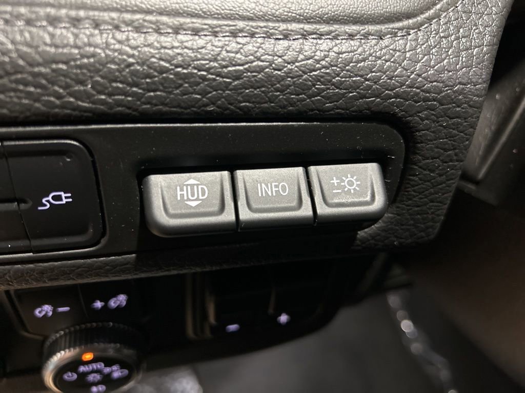 Used 2022 GMC Yukon Denali w/ Max Trailering Package image 23