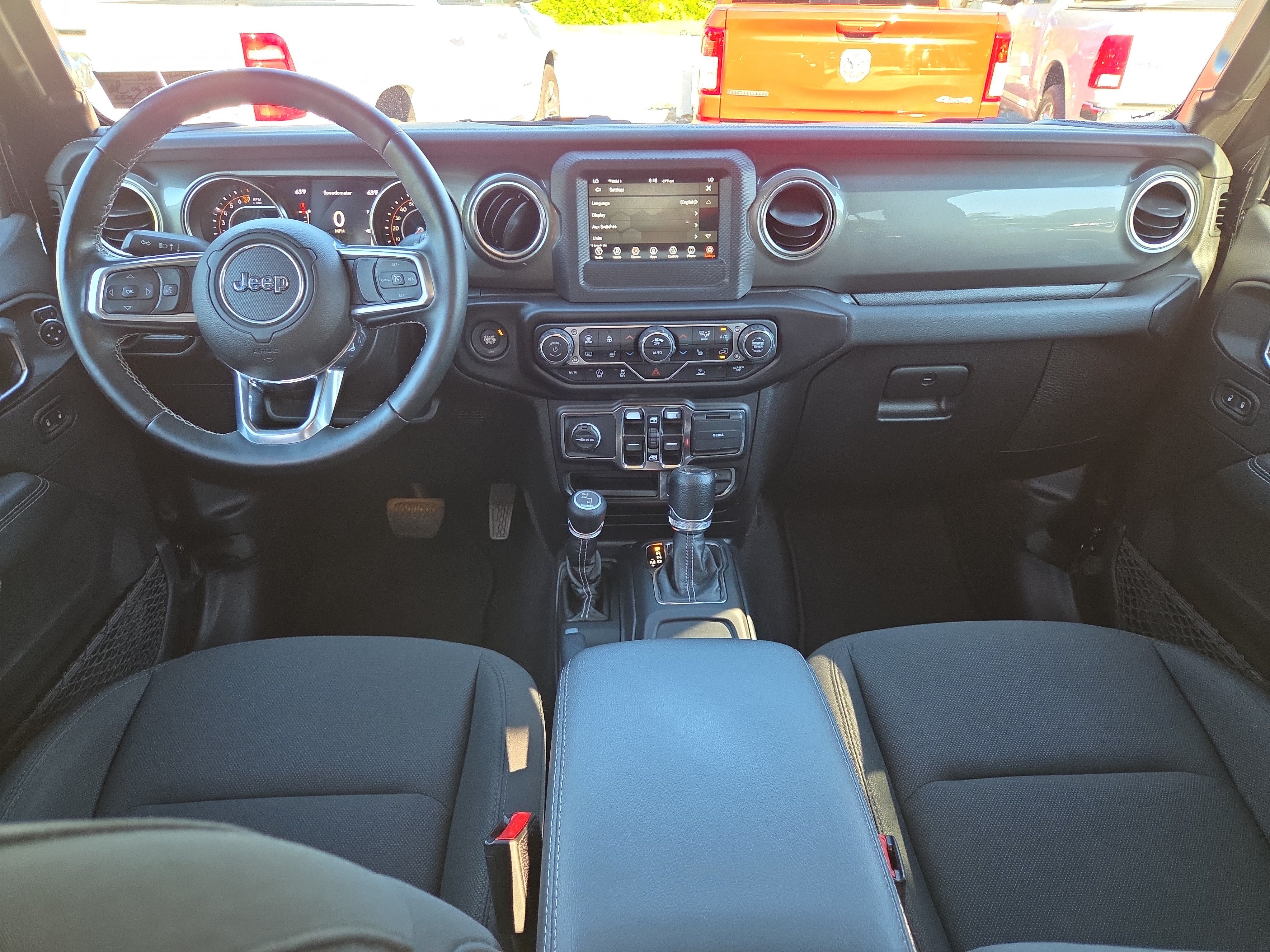 Certified 2021 Jeep Gladiator Overland w/ Cold Weather Group AWD/4WD image 24