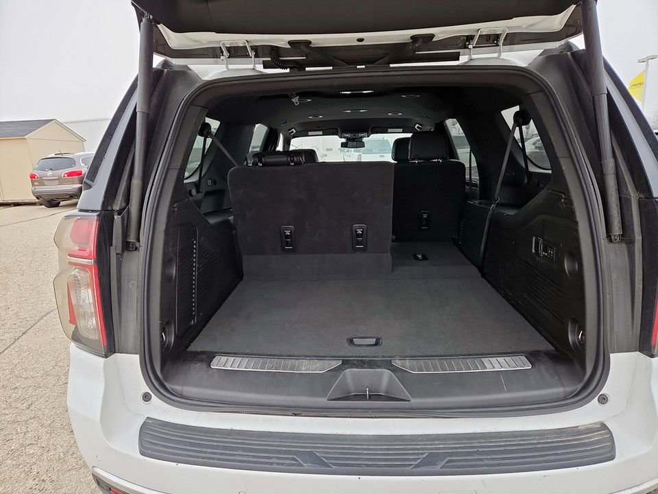Used 2023 Chevrolet Suburban Premier image 31