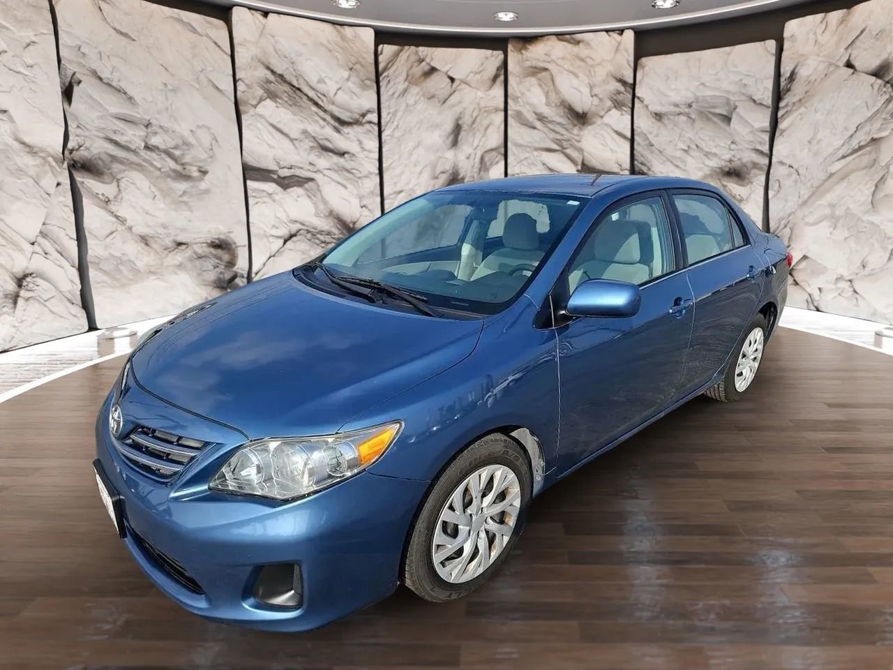 Used 2013 Toyota Corolla LE FWD image 1