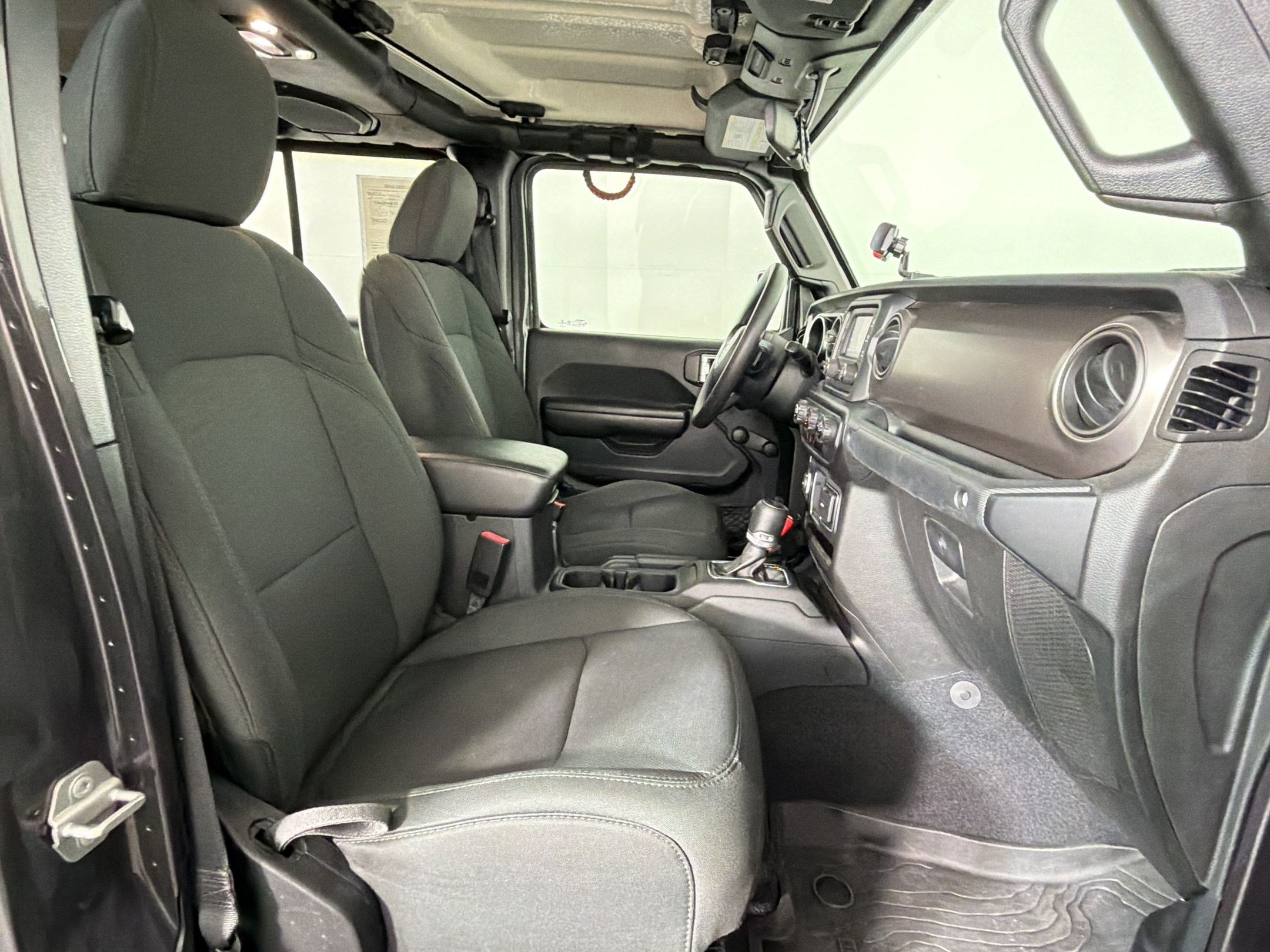 Used 2020 Jeep Gladiator Sport AWD/4WD image 28