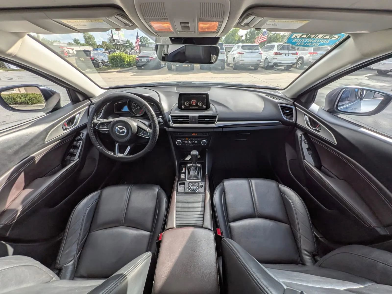 Used 2018 MAZDA MAZDA3 Touring FWD image 10