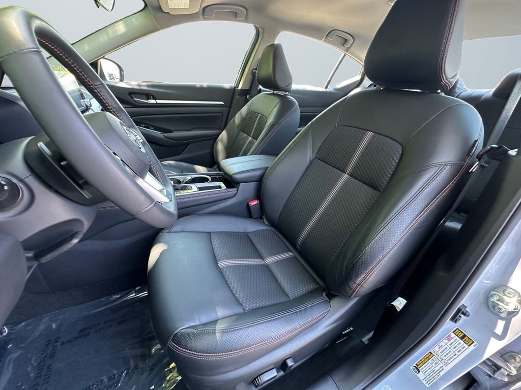 Used 2024 Nissan Altima 2.5 SR FWD image 9